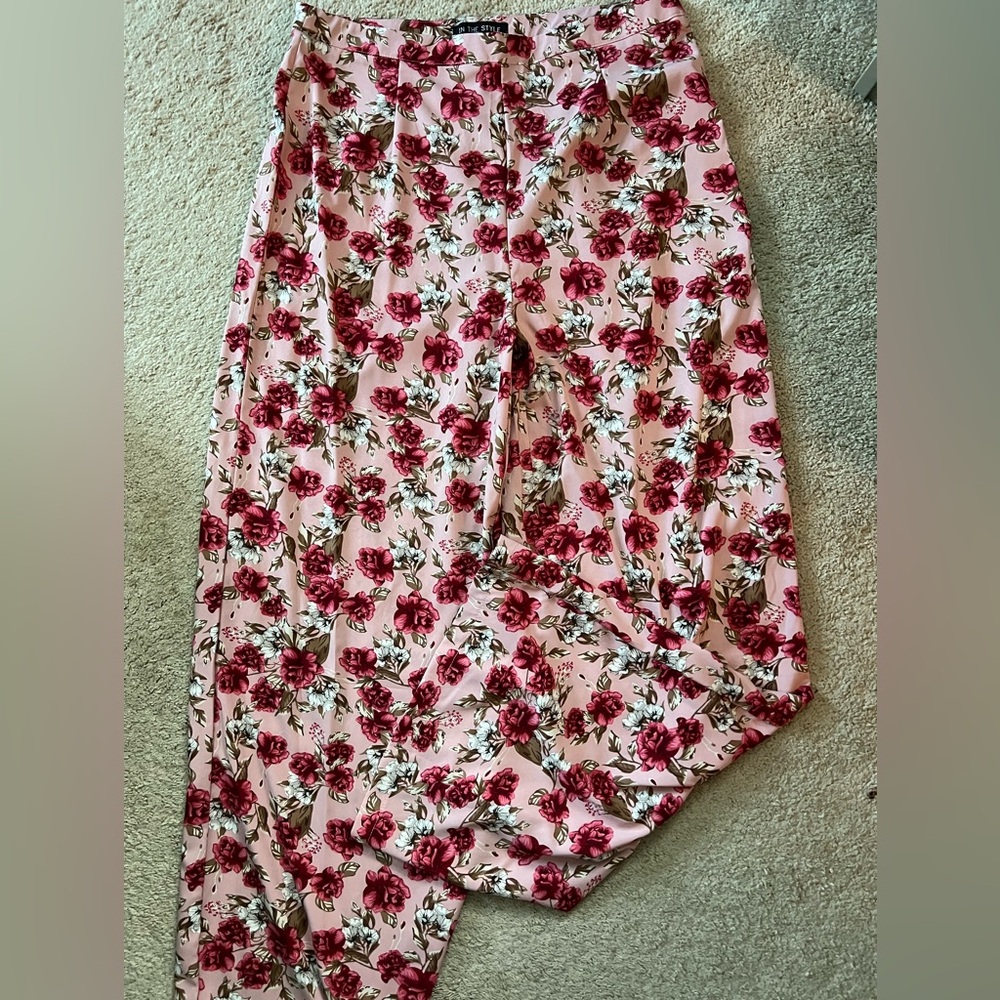 In the Style wide leg pants. The size is 16UK so it’s more like US 12.